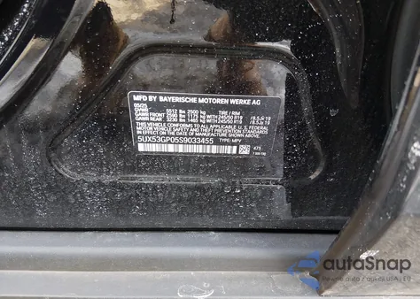 2025 BMW X3 30 xDrive z USA, uszkodzony, nr VIN 5UX53GP05S9033455